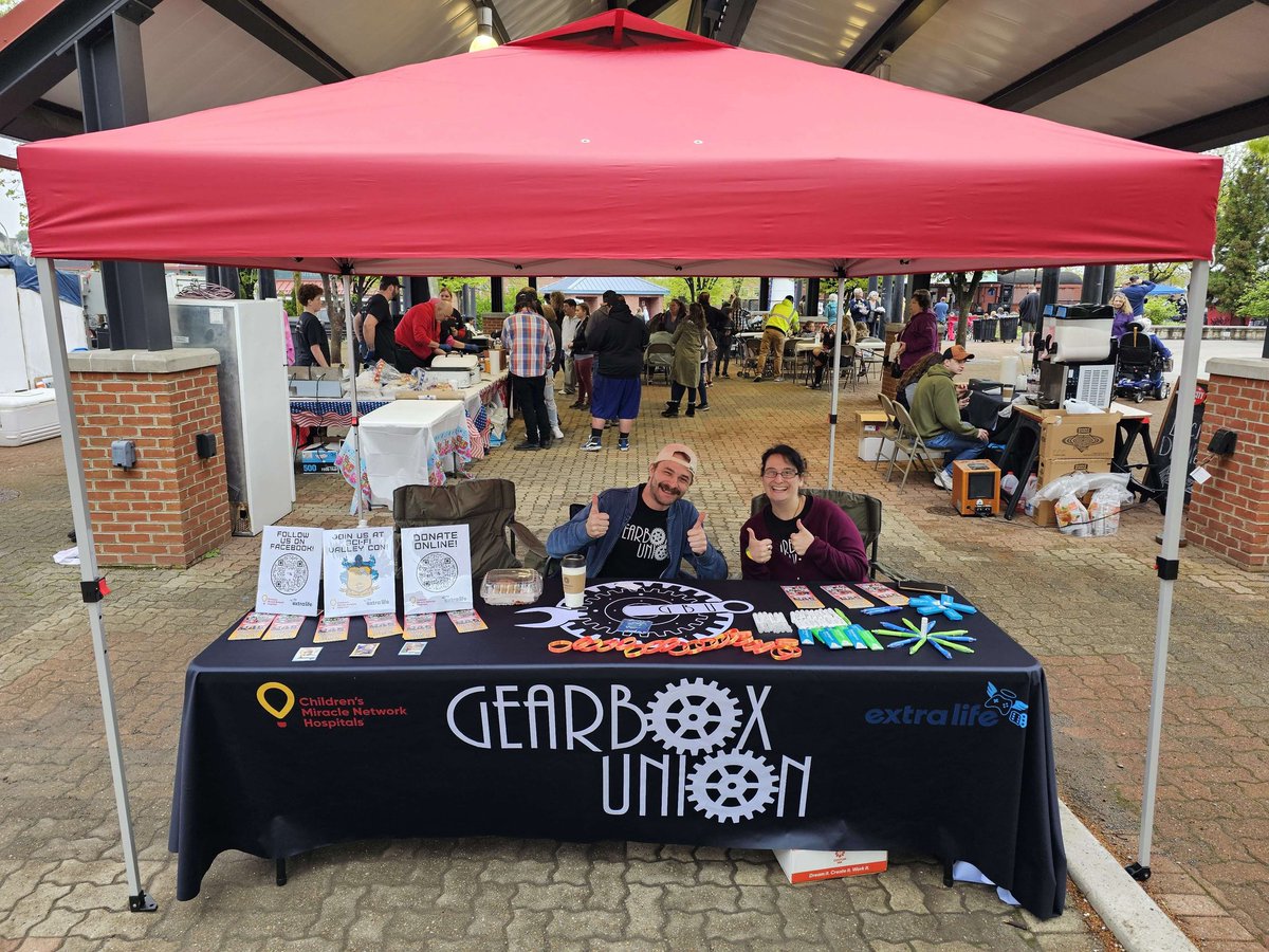 gearboxunion's tweet photo. Come check out all the vendors and food at the #BlairCreatorsFestival today in downtown #AltoonaPA! And stop by the GBU table and help raise donations for the @CMNHospitals and @ExtraLife4Kids! #Charity #ChangeKidsHealth #KidsCantWait https://t.co/9qnwAudEoQ