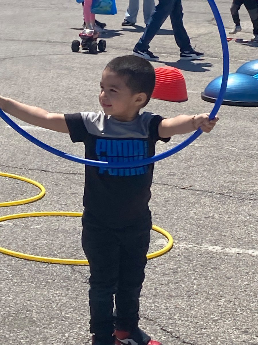 swan_darcy's tweet photo. Healthy Kids Day events happening now at Linwood YMCA! #community #knowyourY @KansasCityYMCA https://t.co/hD4DdOgEN5