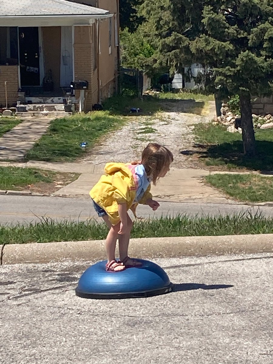 swan_darcy's tweet photo. Healthy Kids Day events happening now at Linwood YMCA! #community #knowyourY @KansasCityYMCA https://t.co/hD4DdOgEN5