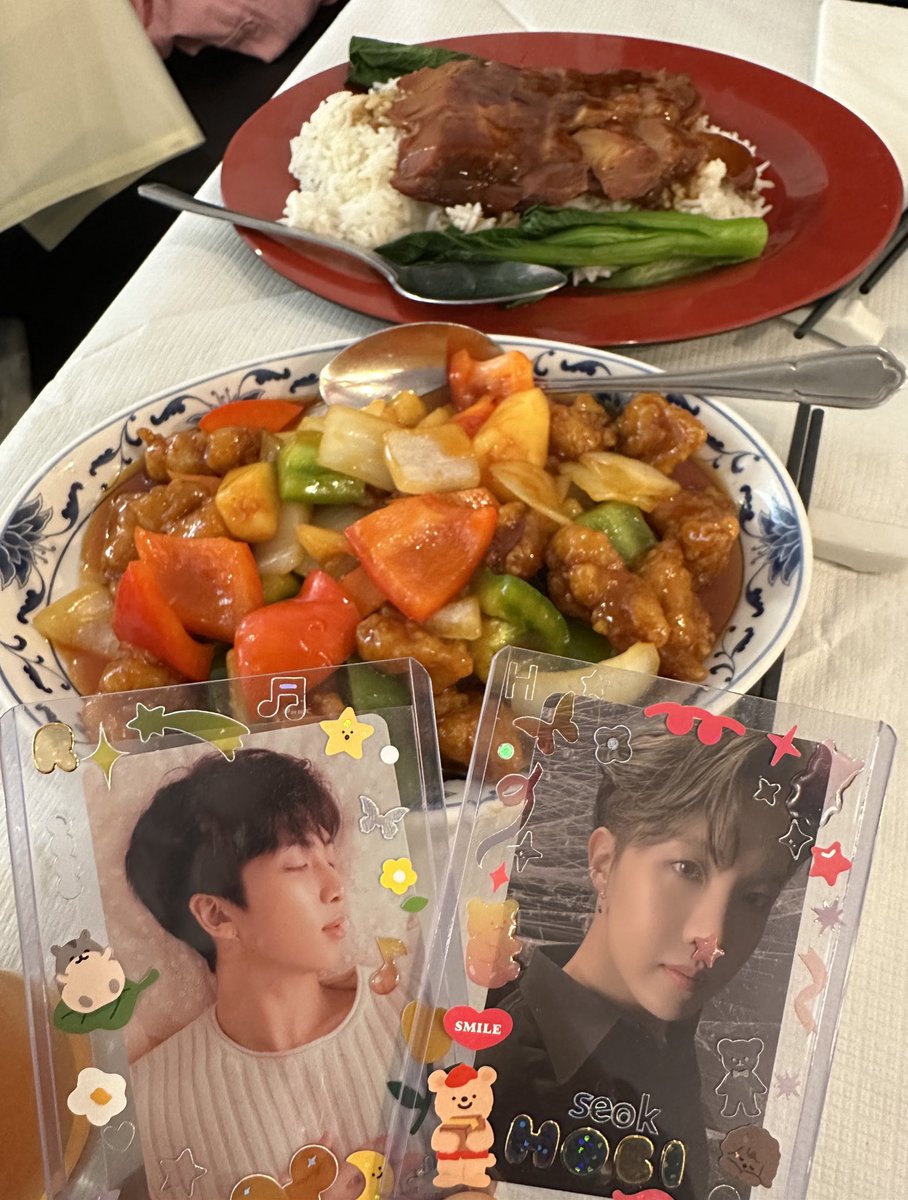 dinner with <a href="/rmarchives/">namjoon pics</a> 
잘 먹겠습니다~ 😋🍽️🐨
