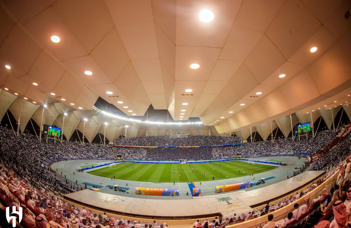 Alhilal_EN's tweet photo. 📸 Full support at the “Pearl” 📸
#ACLFinal ✨
#AlHilal 😍
#HILvURA ⚽️ https://t.co/HdxMPWjzm9