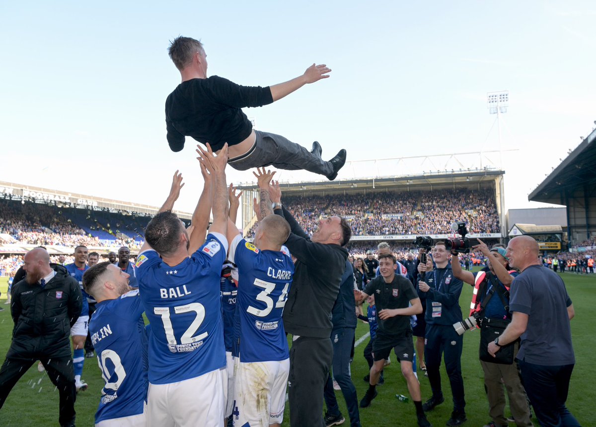 Mad how the boys have the strength to chuck a goat in the air.

#itfc