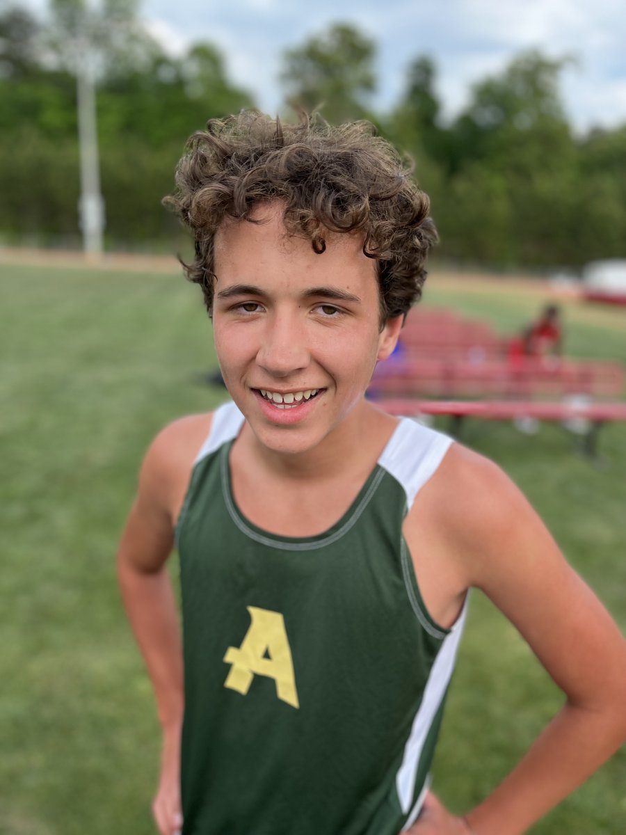 Congrats to Karter Ball for claiming the Class A-II Region 8 championship in the 1600 and the 3200! The senior also is part of the 4x800 team that secured 4th in region. Ball advances to Sectionals! ☘️☘️
