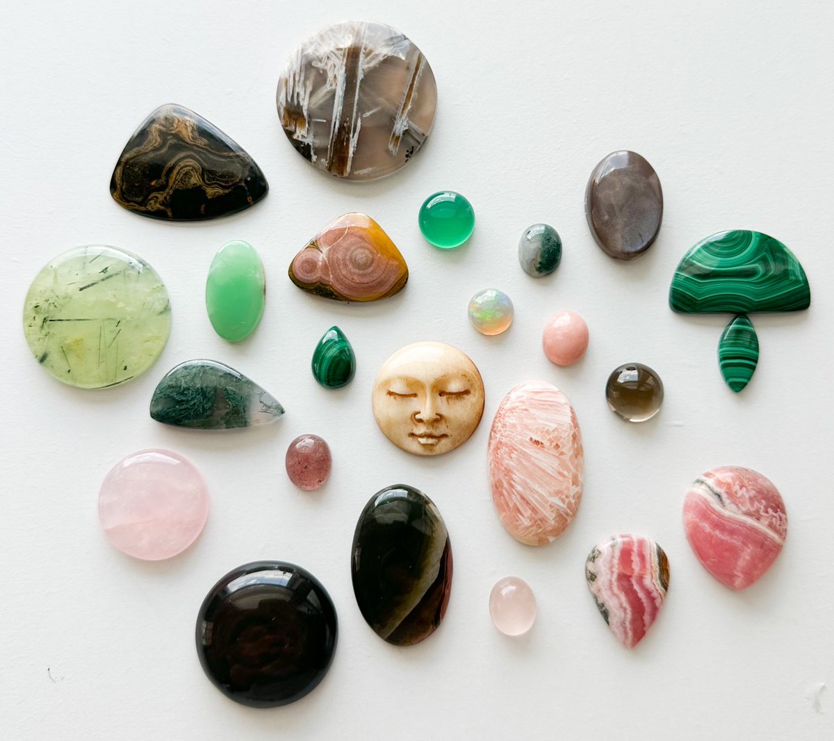 next collection coming May 5th at 8pm est

theme is…MILDHIPPIE 🍓🌿🐻🌸