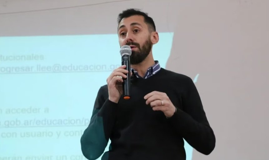 SergioGimenezT's tweet photo. Acompañé el lanzamiento del mejor candidato a la Intendencia de #LasHeras, mi querido amigo y compañero @cgalloc !!
Dentro del #FrenteElegi la opción sin dudas en la #502F
Nos merecemos un Departamento Mejor !!!
#CarlosGallo2023 https://t.co/HYZtrJfsPF