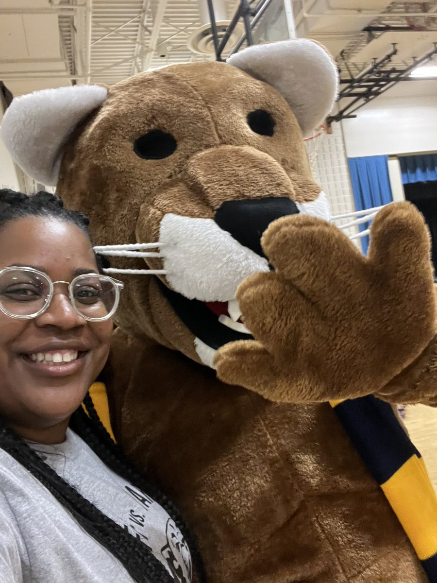MrsJakubowski3's tweet photo. #CMSGameOn …that’s the caption! This parent teacher game was a real nail biter. The kids and community loved it. Thankful for the hands and minds brought this tradition back to @CatonsvilleMS. Thanks to the CMS PTSA for providing the cool bracelets for Diverisity Fair on 5/10! https://t.co/URONxlsxzW