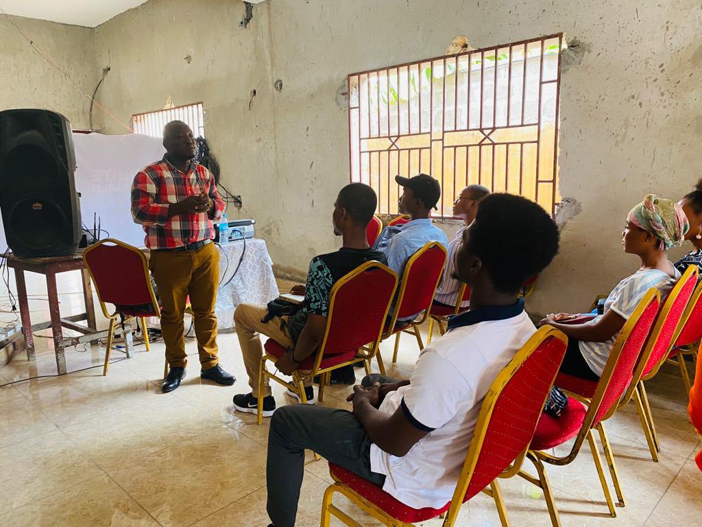 Mrcgsl's tweet photo. Three journalists who benefited from the #Masterclass training on Fact-checking and verification which was organized by @Mrcgsl &amp; @AfricaCheck with support from @NEDemocracy, today held same session with a congregation in #Freetown to help them curb fake news. 
#MatterOfFact https://t.co/GSu1mBqX5R