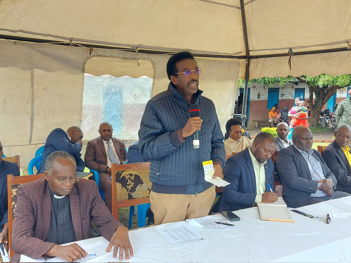 jkmuhwezi's tweet photo. Priority to my manifesto was reviving the education sector in Rujumbura through infrastructure and capacity building. Working with Old Boys, PTA, Teachers, Parents, and the church, we have raised funds to renovate classroom blocks at Nyakariro and Nyakibale Lower Primary Schools https://t.co/BxiPxSujvJ