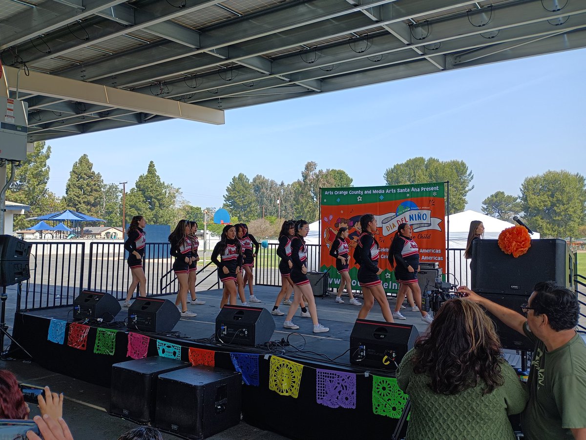 NicolasKnights's tweet image. Nicolas Jr HS Dance Team did an awesome job performing at the Dia Del Niño Celebration at Pac Drive Elementary School. Good job ladies.
@KnightNation
@FullertonSD