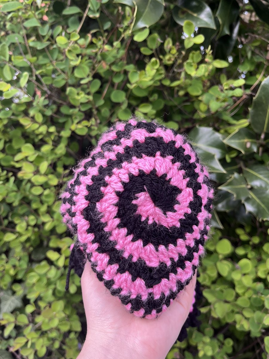 Crochet drawstring frilly bag for sale
Dm me
#crochet #crochetbag