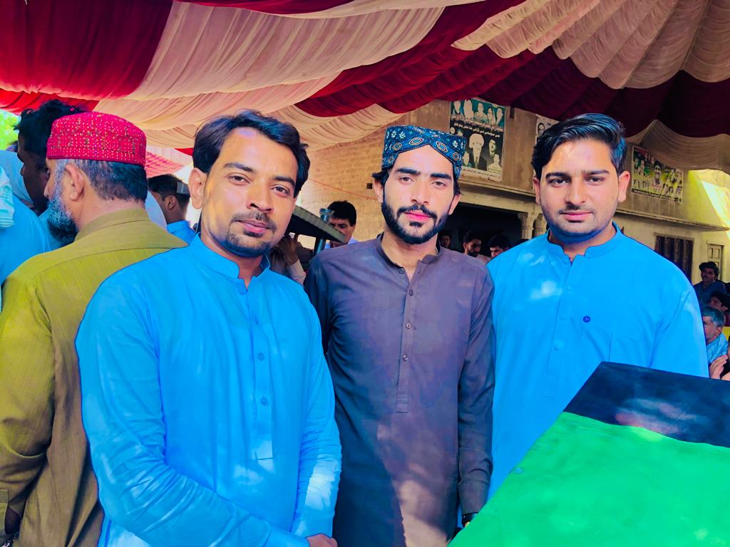 NarejoShahzado's tweet photo. #Awamilongmarch27feb of chairman @BBhuttoZardari sb @AseefaBZ
First time in sindh Syed liquat shah #PPP talka Gambat president arranged program #PPP_Mpa Naeem Ahmed Kharal sb today most important Award in my life Giving me #Awamilongmarch Certificate .🇱🇾🇵🇰
Thanks to all https://t.co/fffUOH7cI6