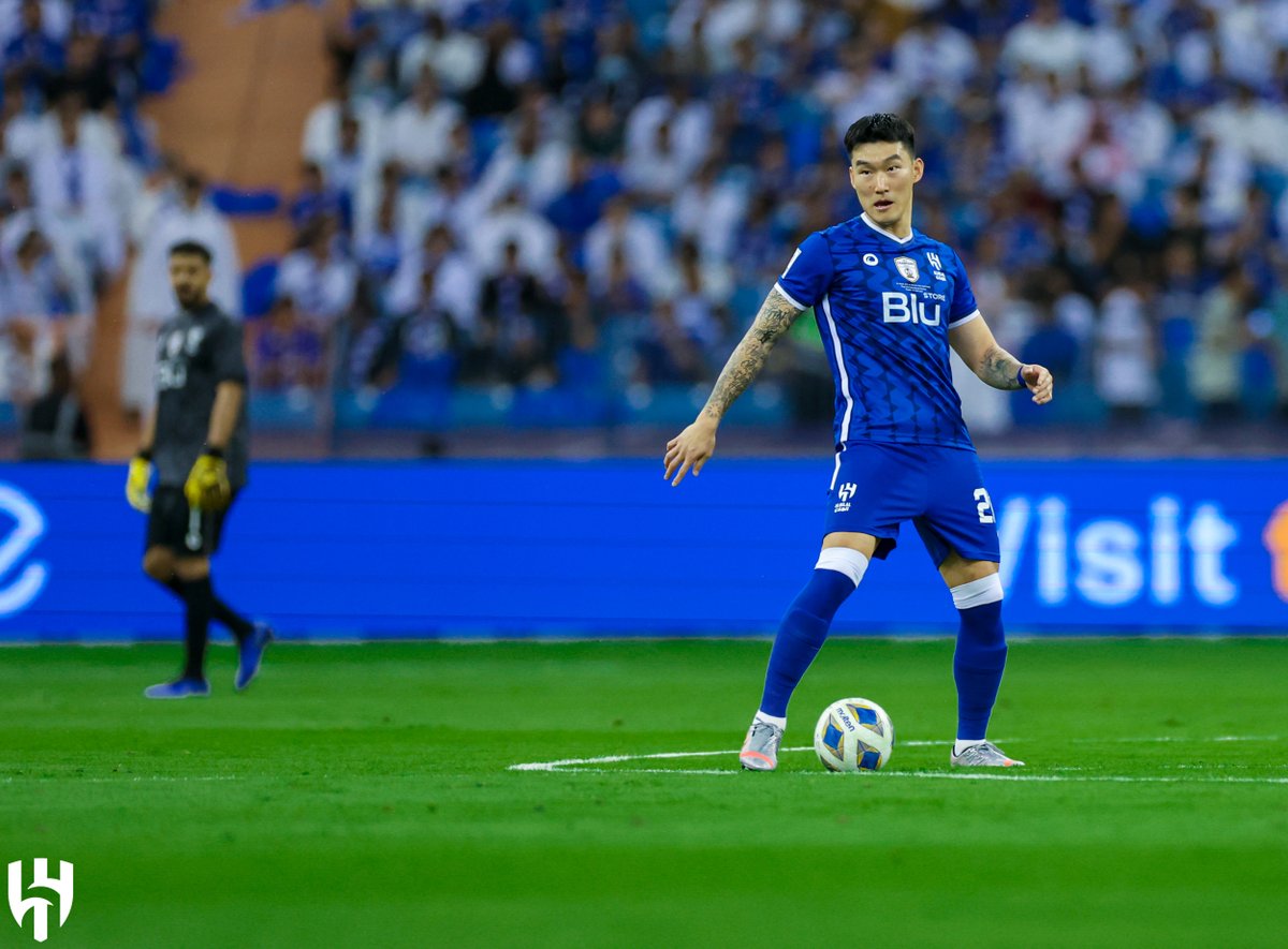 Alhilal_EN's tweet photo. 1st half of the 1st leg ⚽️📸
#ACLFinal ✨
#AlHilal 💙
#HILvURA ⚽️ https://t.co/XduyIwbxDP