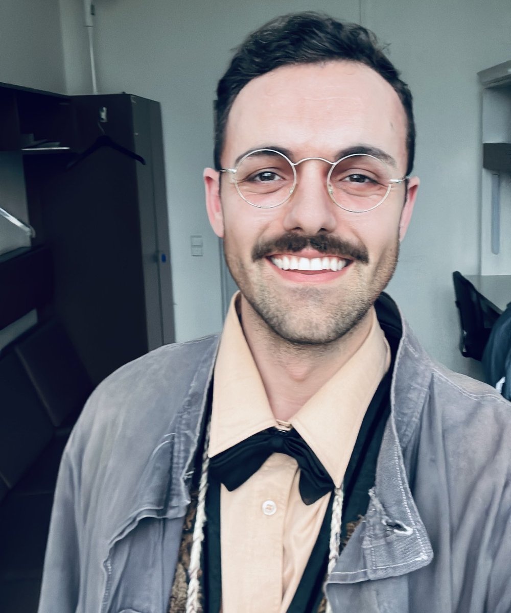 deanvmurphy's tweet photo. @semperoper debut tonight in LA BOHÈME! 🥳🤓 https://t.co/IEKT8l6r6q