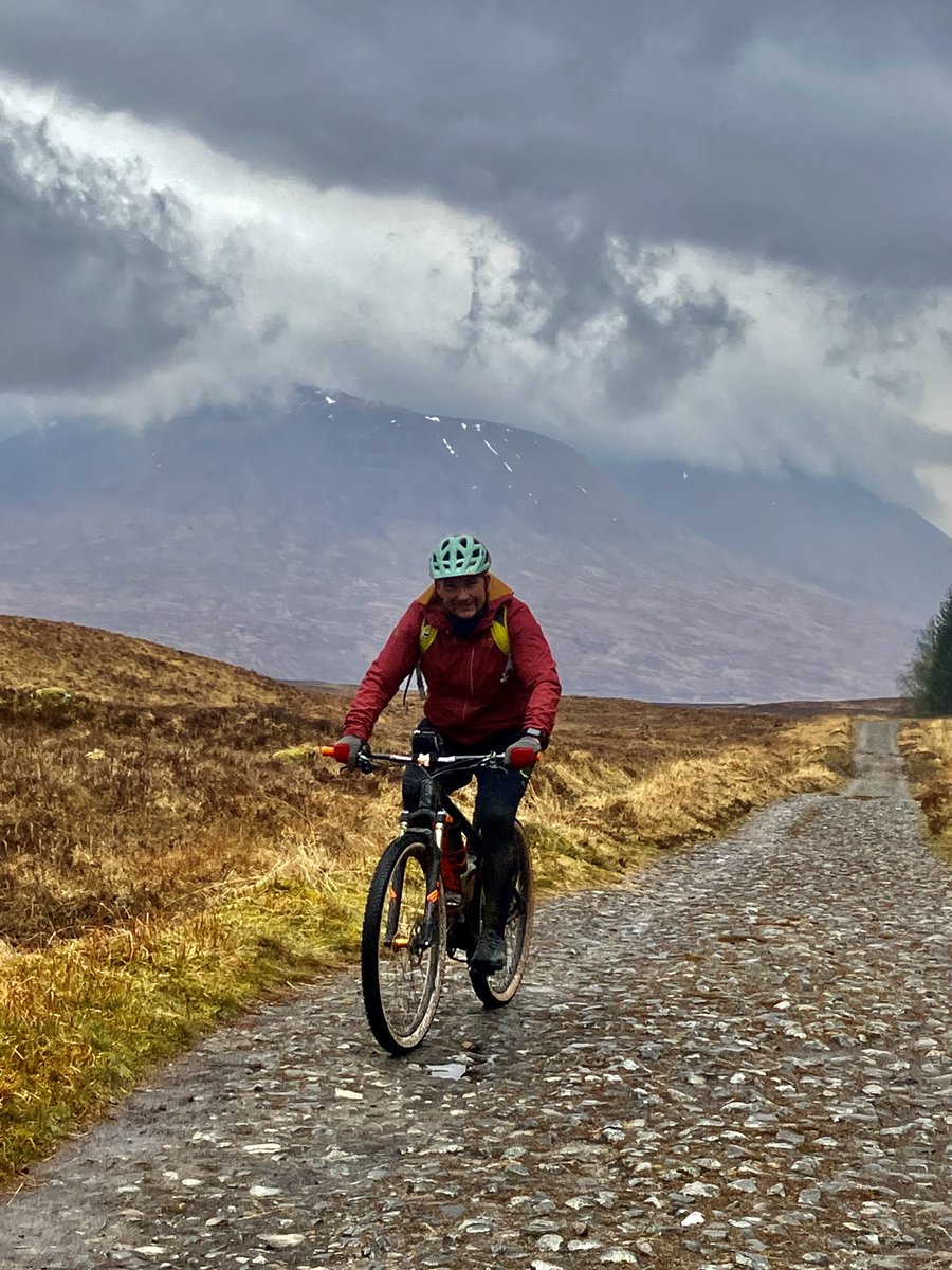 AlexMacD19's tweet photo. ⁦@official_whw⁩ on Thursday my mate John Beattie cycled the WHW in a day 13.5 hours 👍🏻 I joined the cycle between Tyndrum-Kingshouse, probably more a hindrance than a help 😂 https://t.co/D092HjBMGs