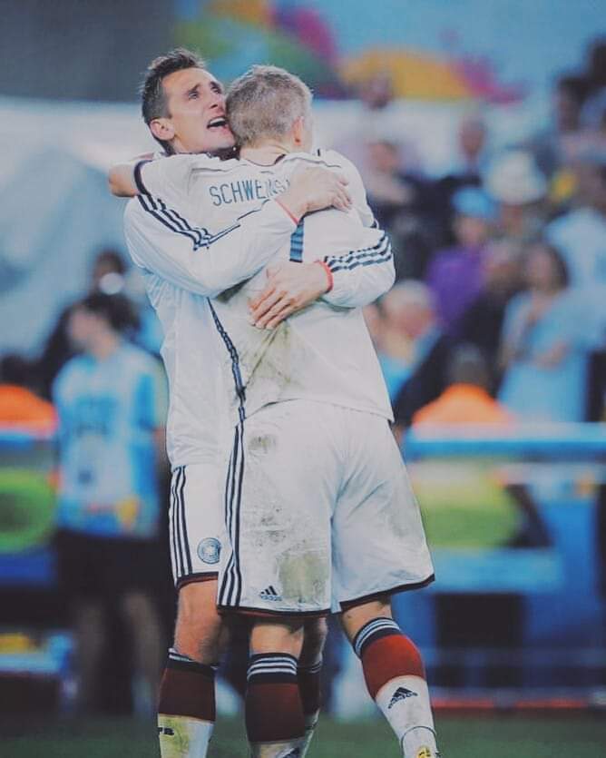 ذبنا اشتياقاً لمن نهوى ولا خبرٌ ..
يُحيي القلوب ولا صبر يداوينا .. 💔