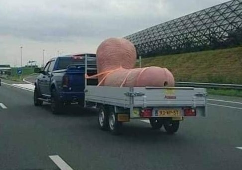 Parody_PM's tweet photo. Lee Anderson spotted heading back to his constituency. https://t.co/LMhn3e0Lxc