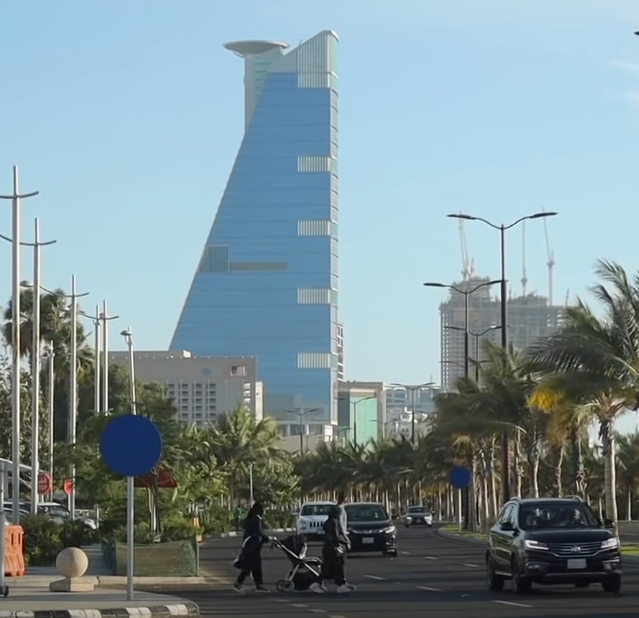 أصدق حب، حين تحب شخصاً ولا تعرف لماذا أحببته