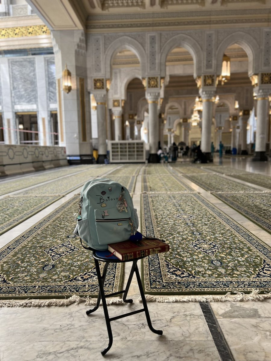 raway_alqasid's tweet image. &quot;طمئن فؤادك فالأقدارُ حانيَــةٌ
وفي الحياةِ سرورٌ يعقُبُ الألَما&quot;🤍