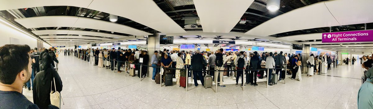 MikePeo's tweet image. Absolute chaos at #Heathrow #Terminal4 #PassportControl - strike action resulting in a complete shambles!!