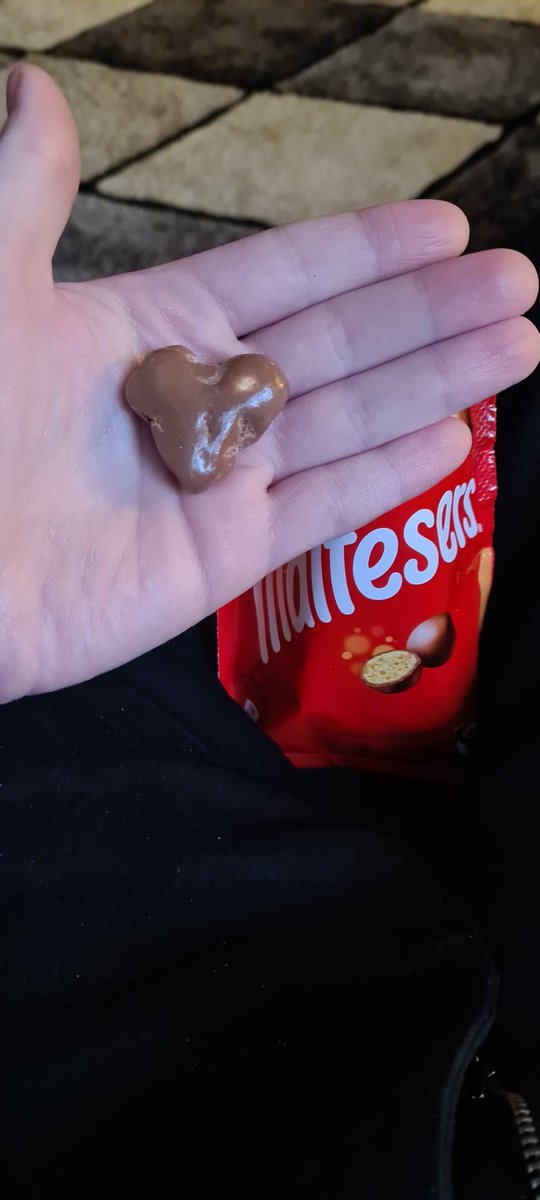 AndrewMurray27's tweet photo. @MaltesersUK why no competition for finding a heart shaped malteser? I'd have definitely won it. 😔 https://t.co/c8XlArjQds