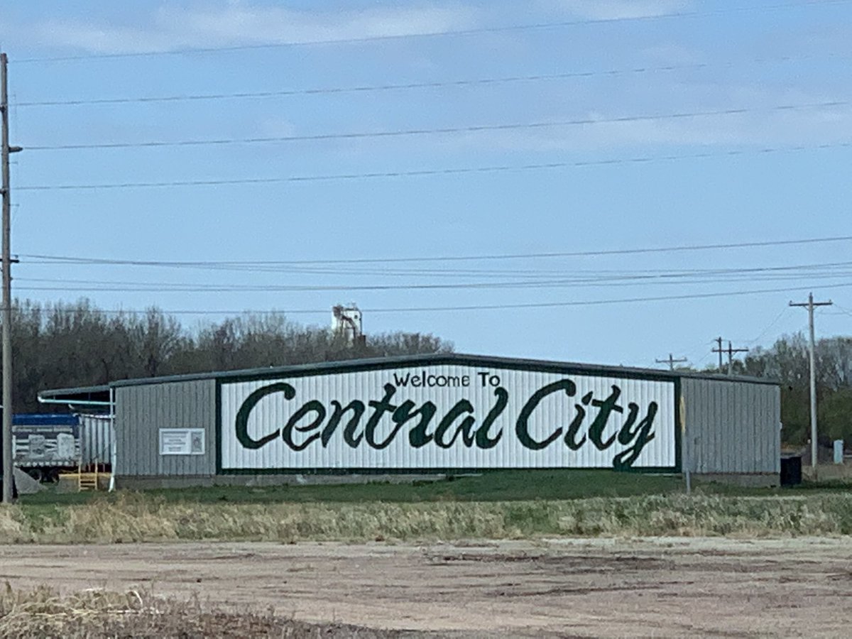 becker245's tweet photo. @Huskervball @GoShockersVB Hell of a showcase in Central City Nebraska!! @ccpsactivities https://t.co/ivd1yJknXv