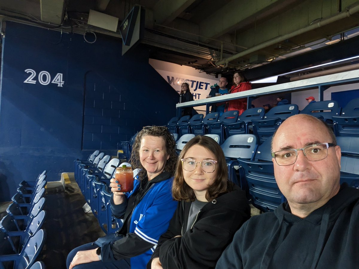 SusanneEV's tweet photo. Go Jays Go ⚾ #NextLevel @BlueJays https://t.co/U84Pf7u8tI