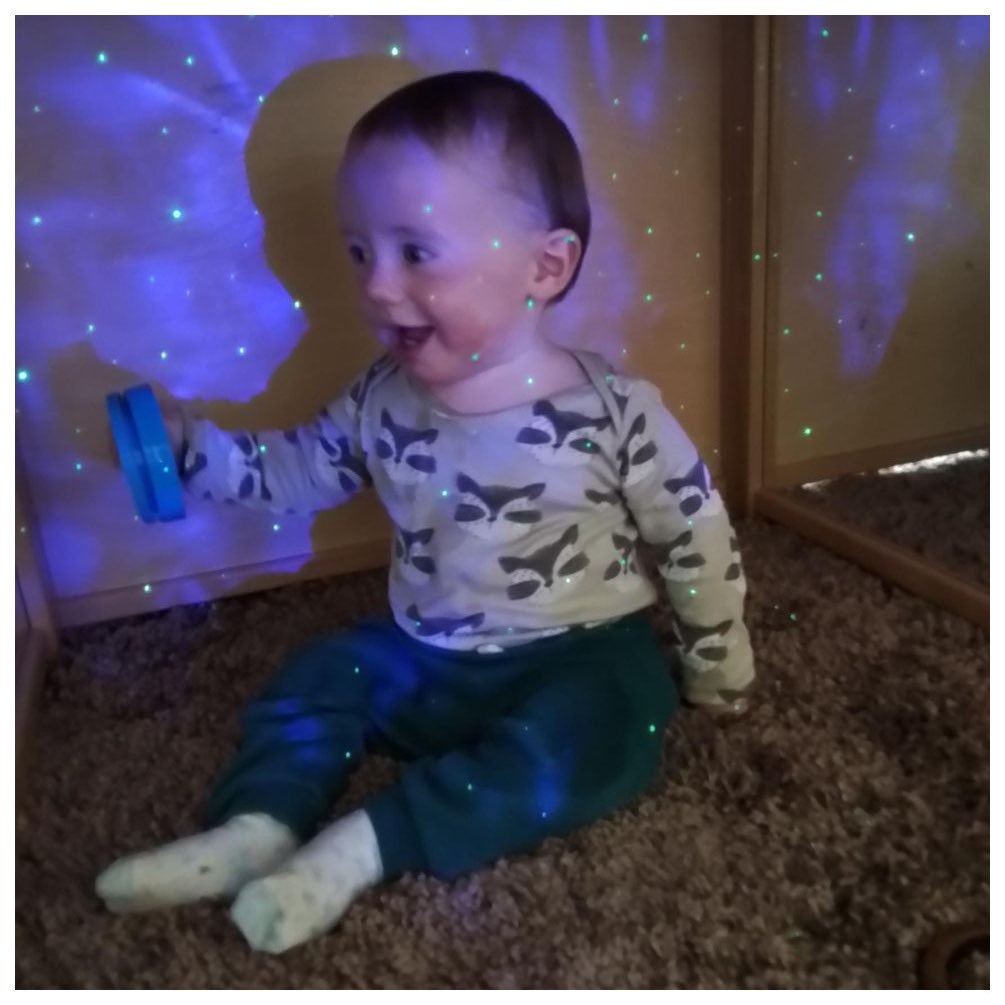 D A R K • D E N 💫

Babies at Broadheath have been enjoying the dark den. They love having the projector on and watching all of the lights reflecting in the mirrors.

🌱

#babysensory #childcare #earlyyearseducation #earlyyears #broadheath #lymm #bowdon #childcaresetting