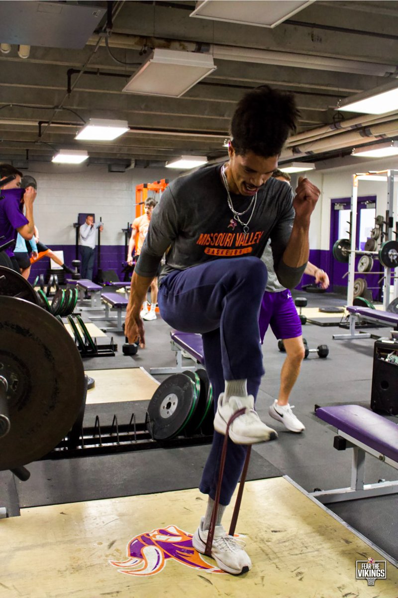 MVC Men’s Basketball tweet media