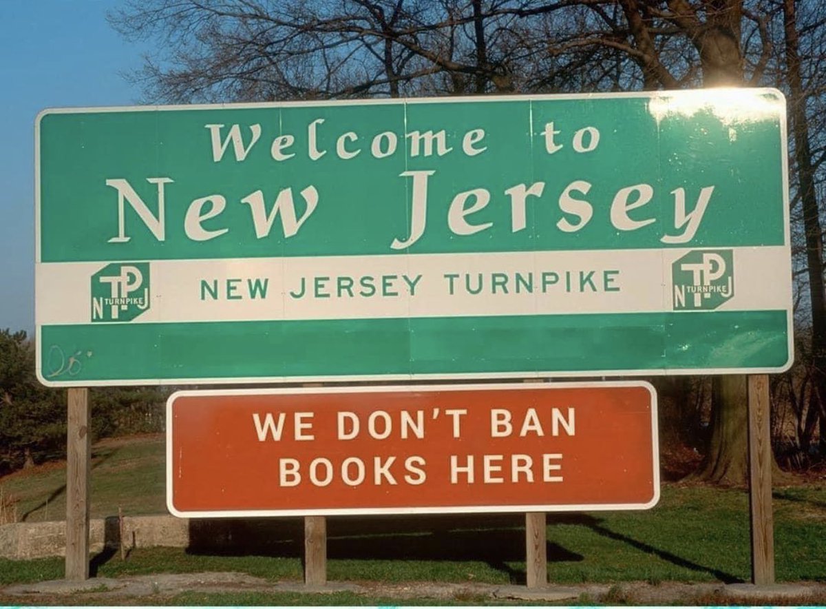 Defeat Trump tweet media