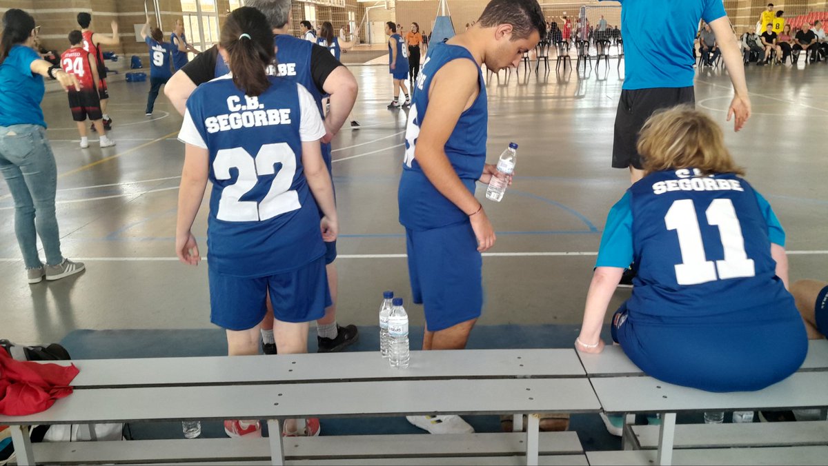 fedi_cv's tweet photo. Espectacular  Jornada Inaugural del Campeonato Autonómico 🏀 @fedi_cv 2️⃣0️⃣2️⃣3️⃣ el Pabellón Multiusos de @segorbecastello 
Con la colaboración @CbSegorbe 
@GVAculturesport 
@comunitatesport 
@dipvalencia 
@caixabank 
@FTA_CV 

#whiberica
#SOMFEDICV 
Som @c_valenciana 
@FEDDI_DI https://t.co/dcxYfj1chj