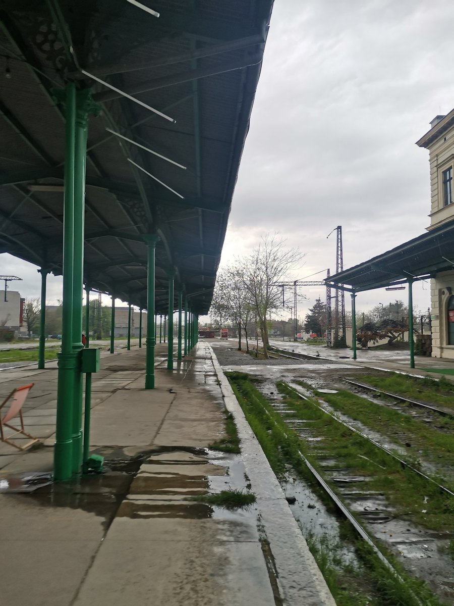 AardvarkMax's tweet photo. Station free from trains https://t.co/I1IwUOfgGX