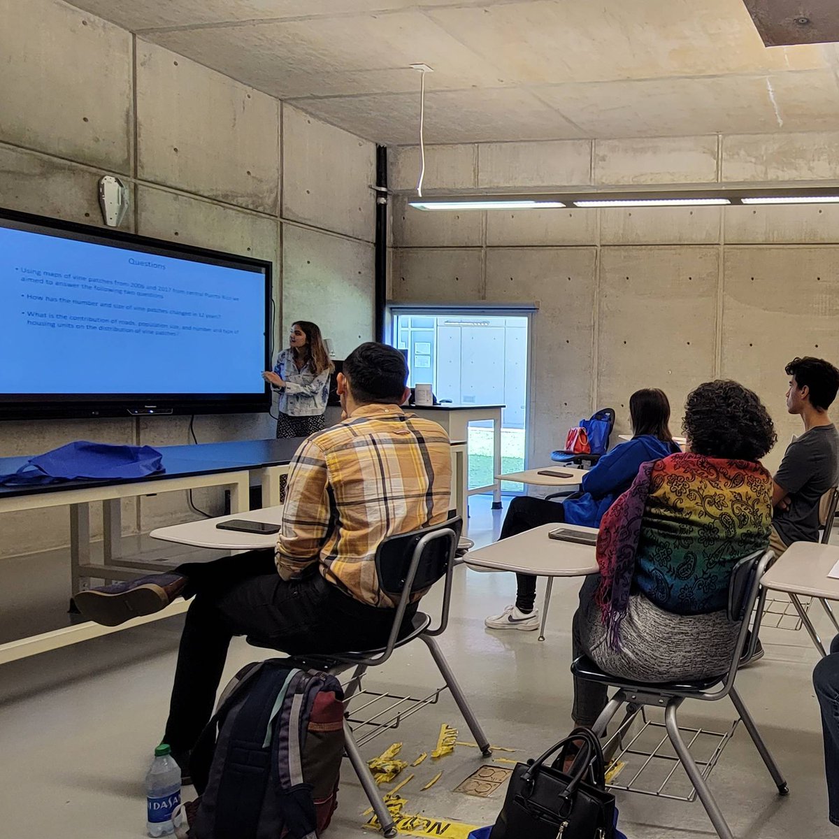 LsampPr's tweet photo. Estudiantes subgraduados presentan sus trabajos de investigación! 👩‍🔬🧑🏽‍🔬🤩
#prlsamp #nsf #oralpresentation #pr #prismjtm2023 https://t.co/Qigt0cgmxZ