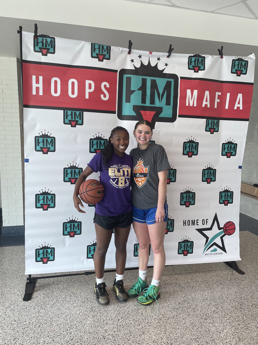 NaTajiaAlexand1's tweet photo. Got some good work in with my @LadyVision2024 teammate today. Thank you @HoopsMafia and @CoachParmley for the invite and opportunity! https://t.co/8burwBAkin