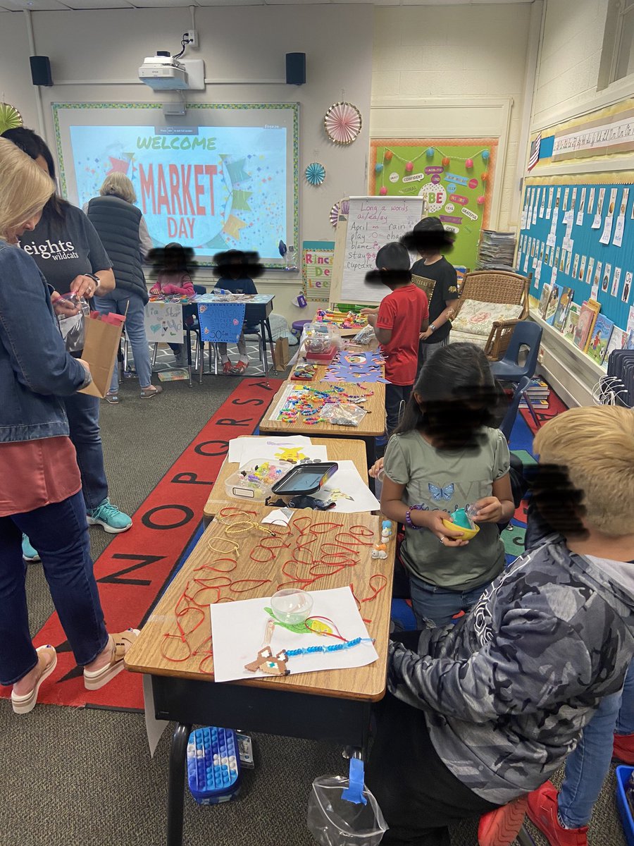 ElianaCastro987's tweet photo. Real life learning fun for our second graders at Heights Elementary!! These students made their own products for sale, advertised them, and used play money to buy other friends’ products! 🤩📝🪙🪙💰👩‍🎨 #risdlitandint #risd_soar #risdbelieves https://t.co/UXC2PFyQSu