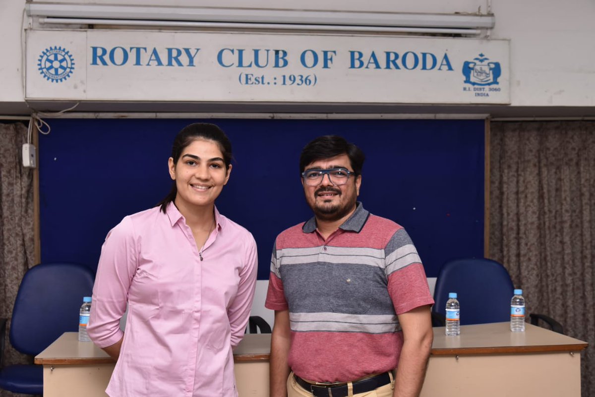 KothariNayan's tweet photo. With great Indian cricketer and youth icon from Vadodara Yastika Bhatia https://t.co/aMZmTh6i6F