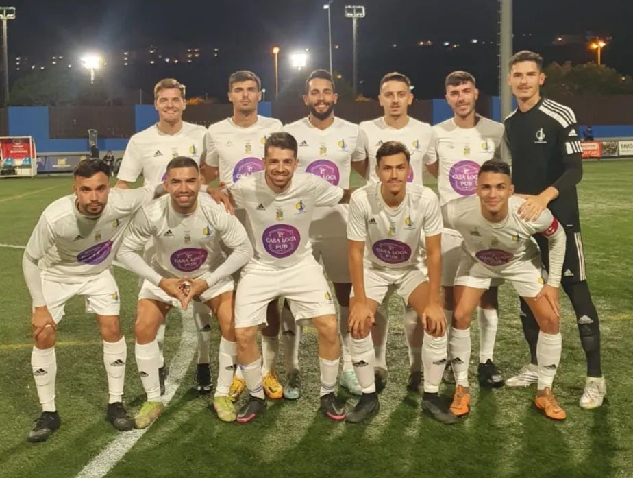 Antonioleonrgue's tweet photo. REGIONAL PREFERENTE. GRUPO 1.

La @udguia dirigida por @lionel1064 Henríquez y CD Maspalomas de @CGaumetAnsa han logrado esta tarde la permanencia matemática una temporada más en la categoría, tras las derrotas del @cdingenio y @udsanfer Atlético ante @CdTinajo y @sporting_tias https://t.co/WOSLor8CSs