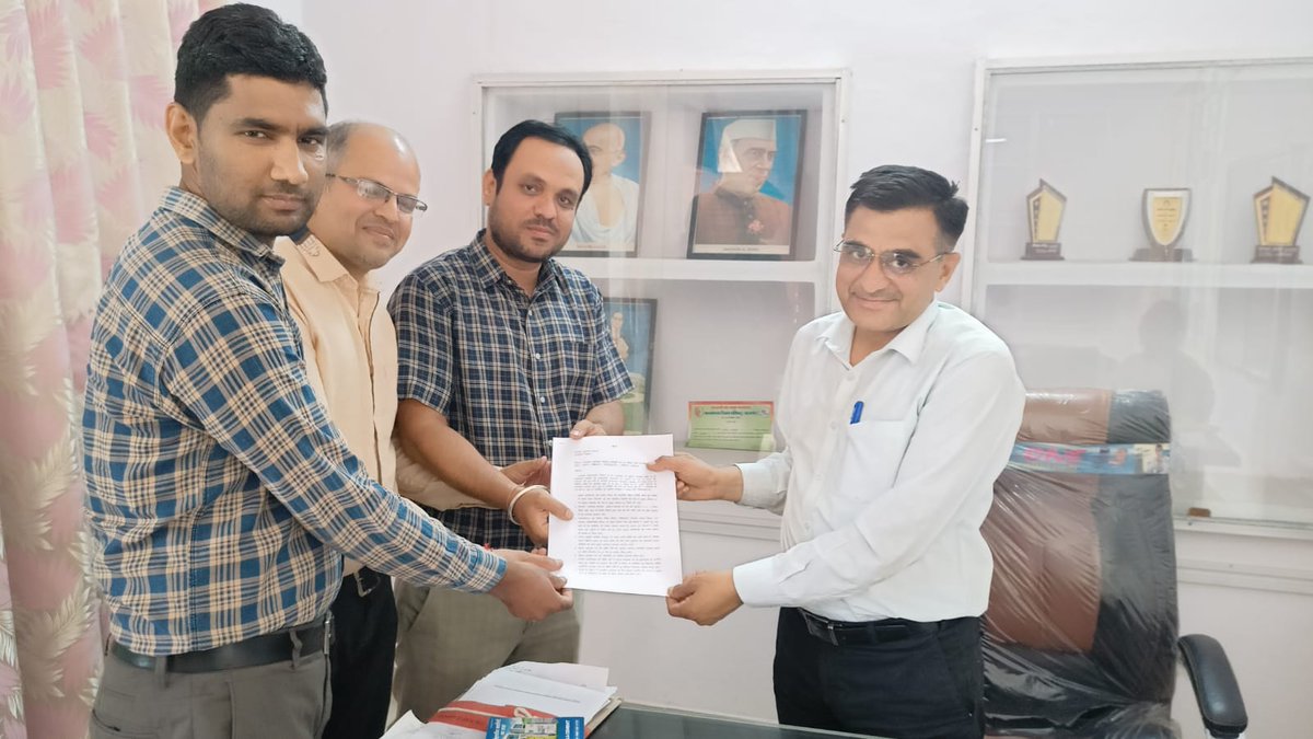 11 सूत्री मांगों को लेकर ब्लॉक जवाजा द्वारा ज्ञापन तथा सामूहिक अवकाश हेतु प्रार्थना पत्र देते हुए
21.04.2023
#IADemands3600GP