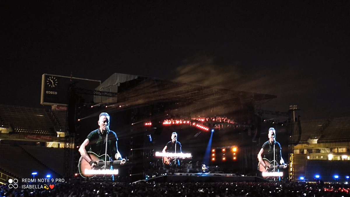 IsabelPerez770's tweet image. Ayer tuve una cita...
¿Sabéis con quién? ☺️🥰
¡Hay jefe para rato!
#SpringsteenBCN #SpringsteenTour2023 #SpringsteenBarcelona @springsteen #IsabellaFotógrafa 📸♥️