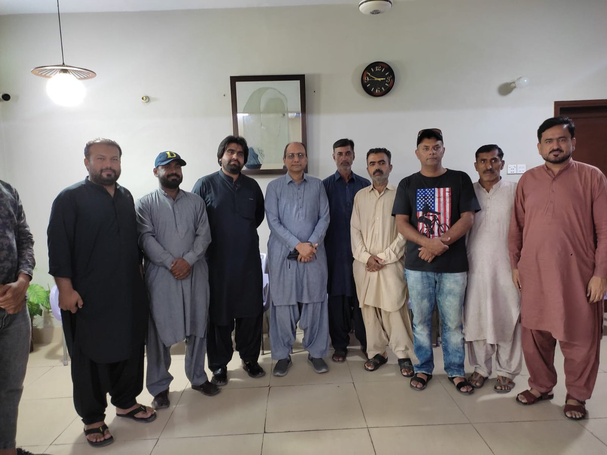 Duetupdates's tweet photo. داؤد یونیورسٹی کے کنٹریکٹ ایمپلائیذ کی ملاقات   وزیر بلدیات سندھ قابل احترام پ پ پ کراچی ڈیویزن کے صدر اور صوبائی وزیر سعید غنی صاحب سے ہوئی  اور انہوں نے کنٹریکٹ ایمپلائز کے مسائل سنےاور جناب نے سی ایم سندہ کے ساتھ بات کرنے اعر مسائل حل کرنے کا یقیین دلایا۰
@SaeedGhani1 https://t.co/QFpIaindND