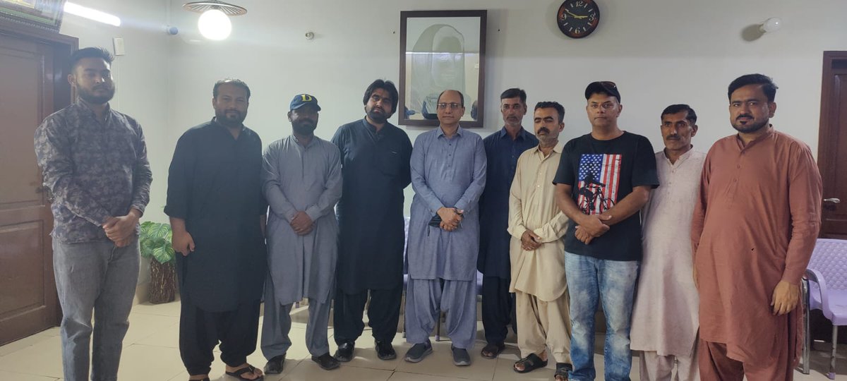 Duetupdates's tweet photo. داؤد یونیورسٹی کے کنٹریکٹ ایمپلائیذ کی ملاقات   وزیر بلدیات سندھ قابل احترام پ پ پ کراچی ڈیویزن کے صدر اور صوبائی وزیر سعید غنی صاحب سے ہوئی  اور انہوں نے کنٹریکٹ ایمپلائز کے مسائل سنےاور جناب نے سی ایم سندہ کے ساتھ بات کرنے اعر مسائل حل کرنے کا یقیین دلایا۰
@SaeedGhani1 https://t.co/QFpIaindND