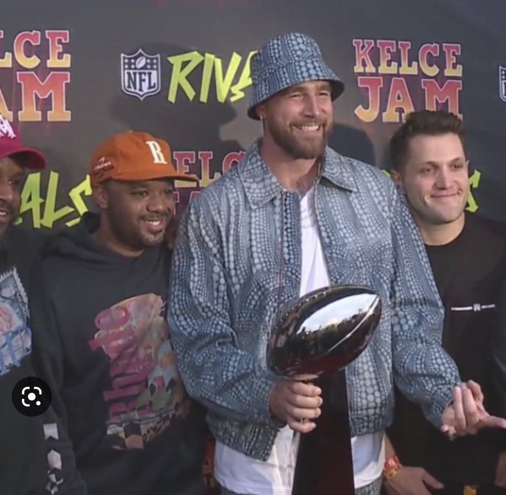 johnwastaken's tweet image. Been a good week! @PlayNFLRivals 

And big thanks to Big Yeti (Mr Travis Kelce @tkelce) for helping kick this off. 

“NFL Rivals is going in on this shit” - Travis Kelce