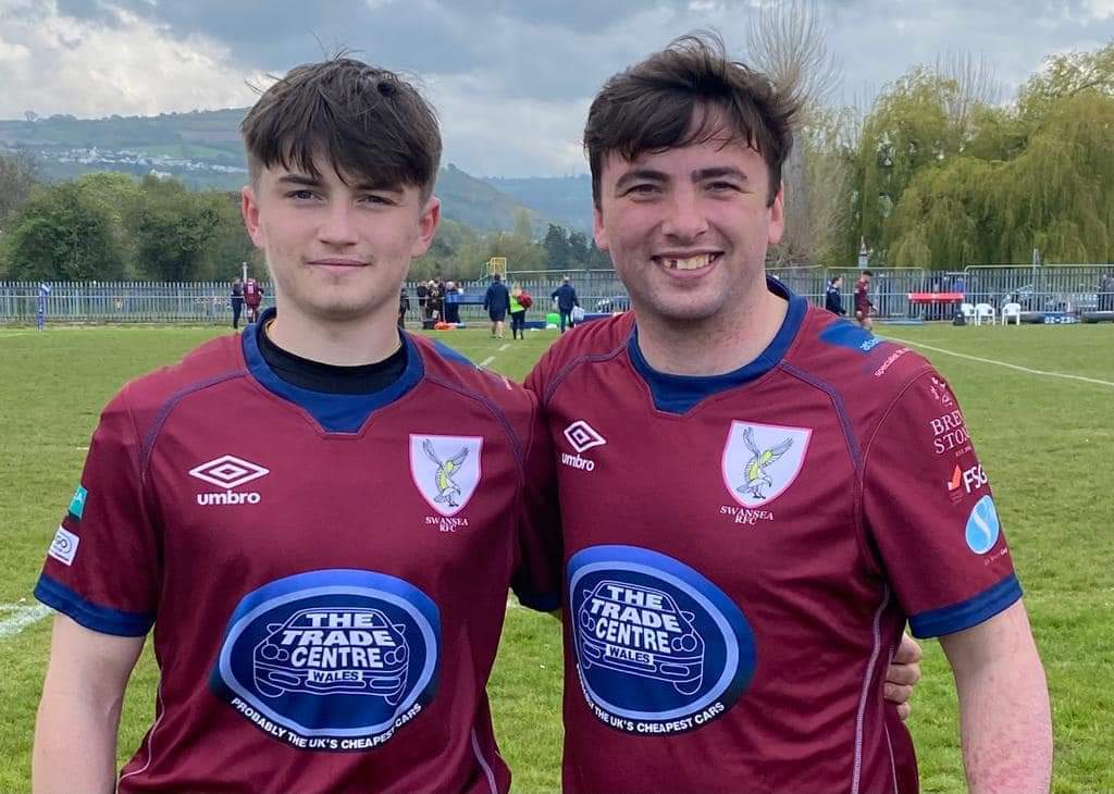 Congratulations to past school boys player Scott Whitlock who made his debut for <a href="/SwanseaRFC/">Swansea Rugby Club</a> today. 5 of the 2018 /19 squad to wear the whites Jersey this season. <a href="/Foardla/">Foard Cooksley</a> back in a whites jerseys ( purple) as well.