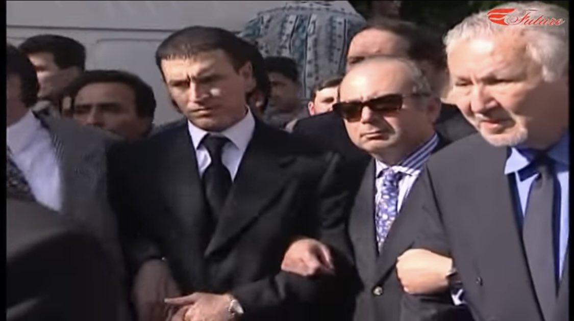 سـارة tweet media