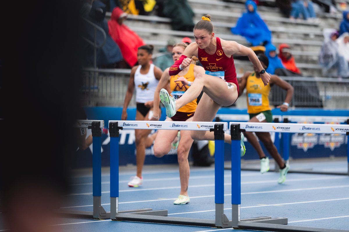 Iowa State Track & XC on Twitter "𝗞𝗮𝘆𝗹𝘆𝗻 𝗛𝗮𝗹𝗹, 𝗗𝗿𝗮𝗸𝗲 𝗥𝗲𝗹𝗮𝘆𝘀 𝗖𝗵𝗮𝗺𝗽𝗶𝗼𝗻. Kaylyn Hall hands in a PR