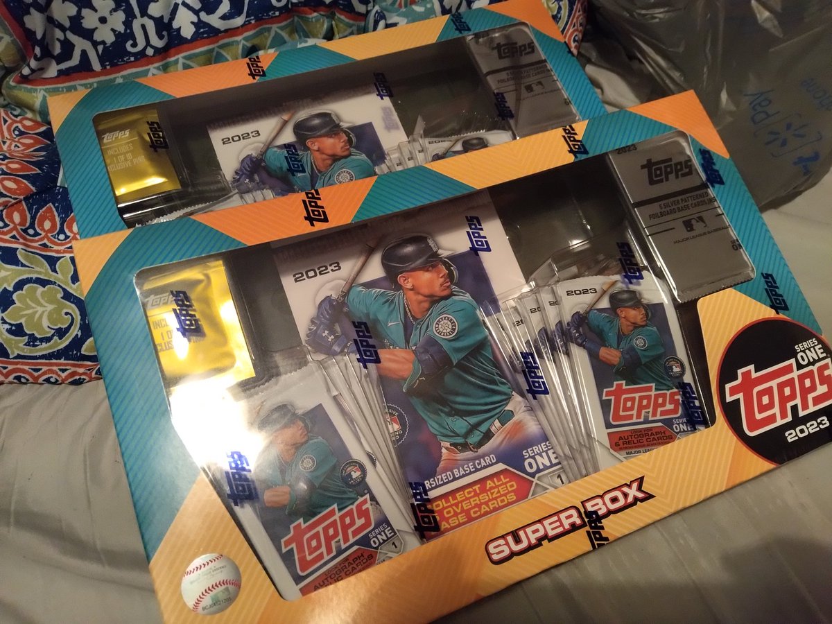 Thomas_Buckner's tweet image. Been a minute! Wish me luck! 🤞 @CardPurchaser @CardboardEchoes #Topps2023