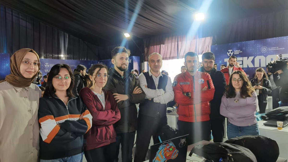 yuyapzek's tweet photo. Teknofest 27 Nisan - 1 Mayıs tarihleri arasında İstanbul Atatürk Havalimanı'nda gerçekleşmektedir. Bu organizasyona Yalova Üniversitesi ve Yapay Zeka Topluluğunu temsilen, ulaşımda yapay zeka kategorisinde yarışacak olan YOLOva ve AI Spark takımlarıyla katılmaktadır. + https://t.co/hnhIL3xXrK