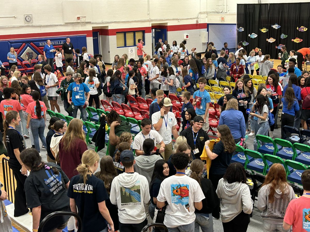 VHSLSLC2023's tweet photo. We closed up the day with a spirit assembly featuring a call and response cheer, the finish the lyrics game, and a dance off! We closed up the conference with traditional spirit wear trade. https://t.co/ogn2pohVRa