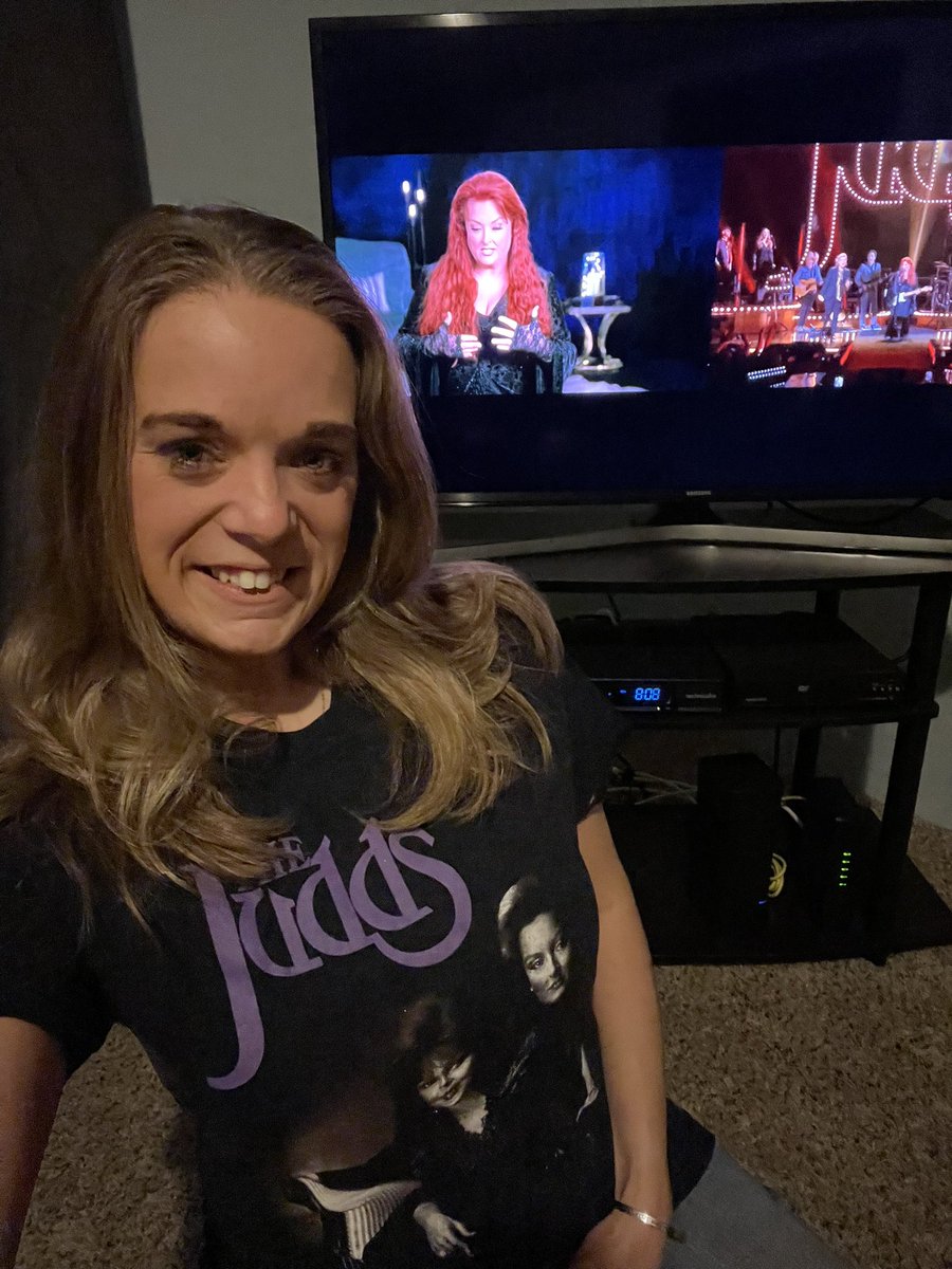 esmith10720's tweet photo. Everyone wear your Judds or Wynonna merch! Support our queens, and honor Mama Judd! @Wynonna  Love you! Sending hugs https://t.co/eJwq2dBPMr