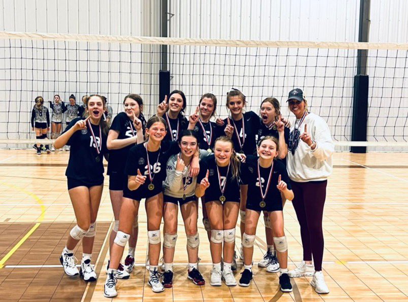 mrscoach_vb's tweet photo. So proud of these girls!! 6-0, didn’t drop a set today!!! TOURNEY CHAMPS!!🥇🏐💪🏼🔥  @NOVAJuniors https://t.co/Q0bjFLQTAK