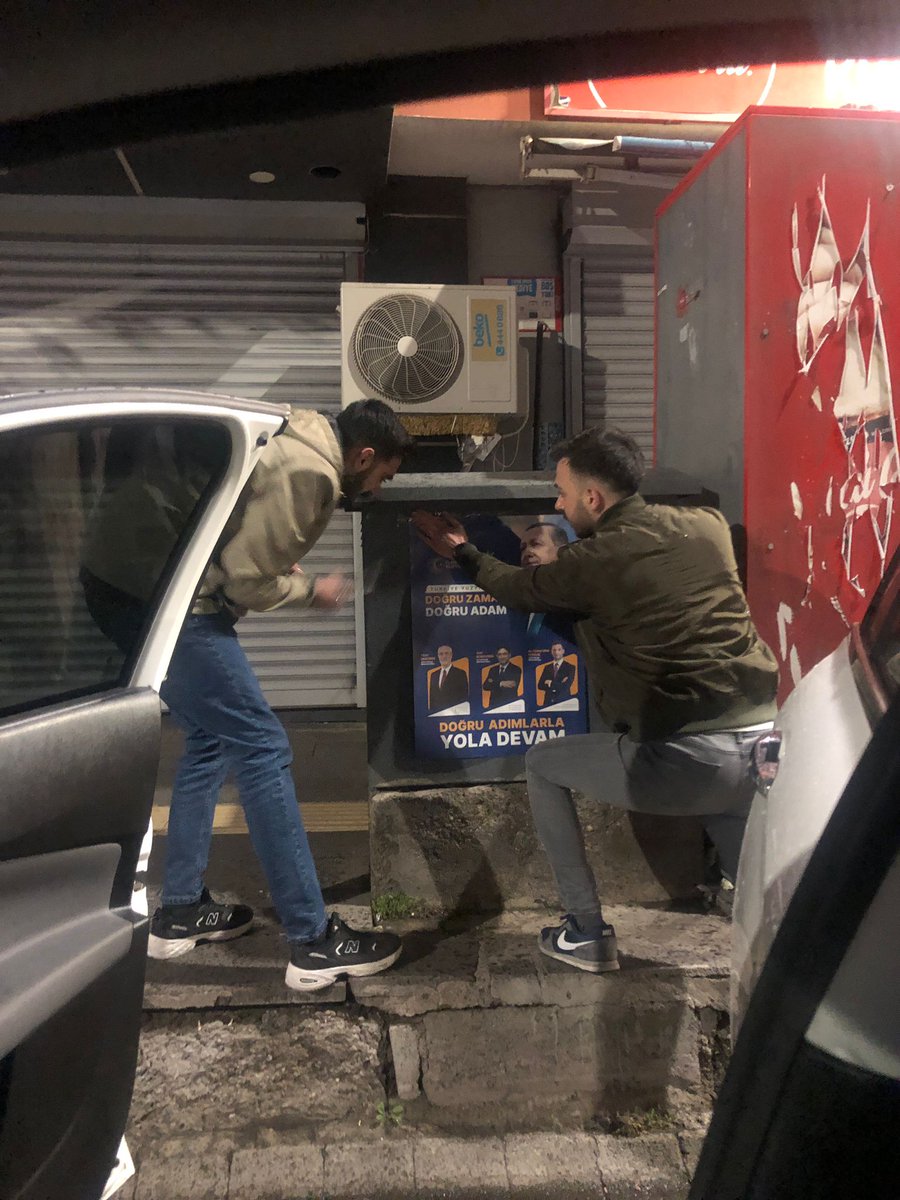 omerkatkay12's tweet photo. 📍 BİNGÖL

Dikkat; Bingöl'ün Her Sokağında; AK Gençlik izi var! 😎

AK Gençlik Bingöl olarak; saha faaliyetlerimiz kapsamında, şehrimizin her sokağına adaylarımızın afişlerini asmaya devam ediyoruz.🇹🇷😍

@FeyziBerdibek1 @Korkutata_Zeki @furkanufukcoskn https://t.co/TmWdupBkEa